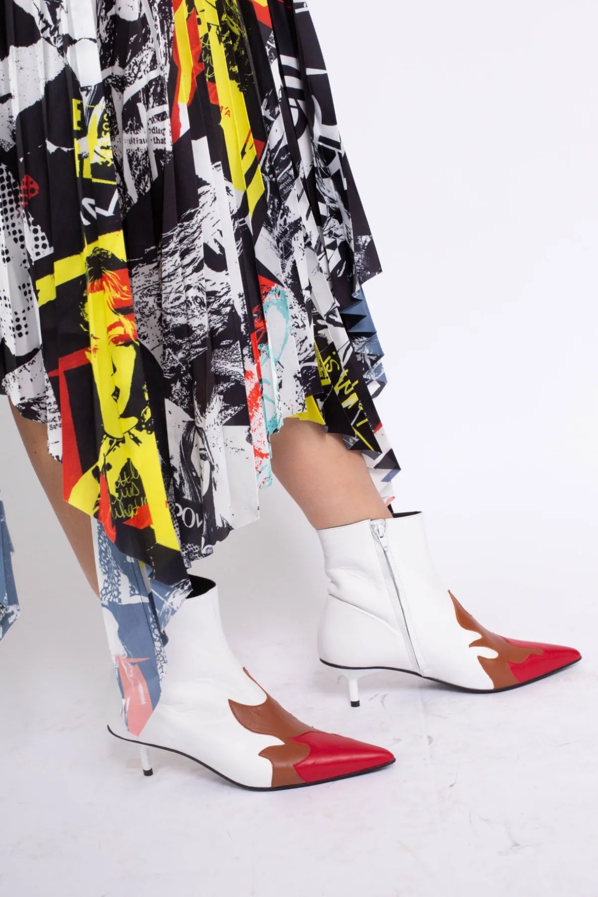 Marques ' Almeida POINTY KITTEN HEEL FLAME BOOTS IN WHITE